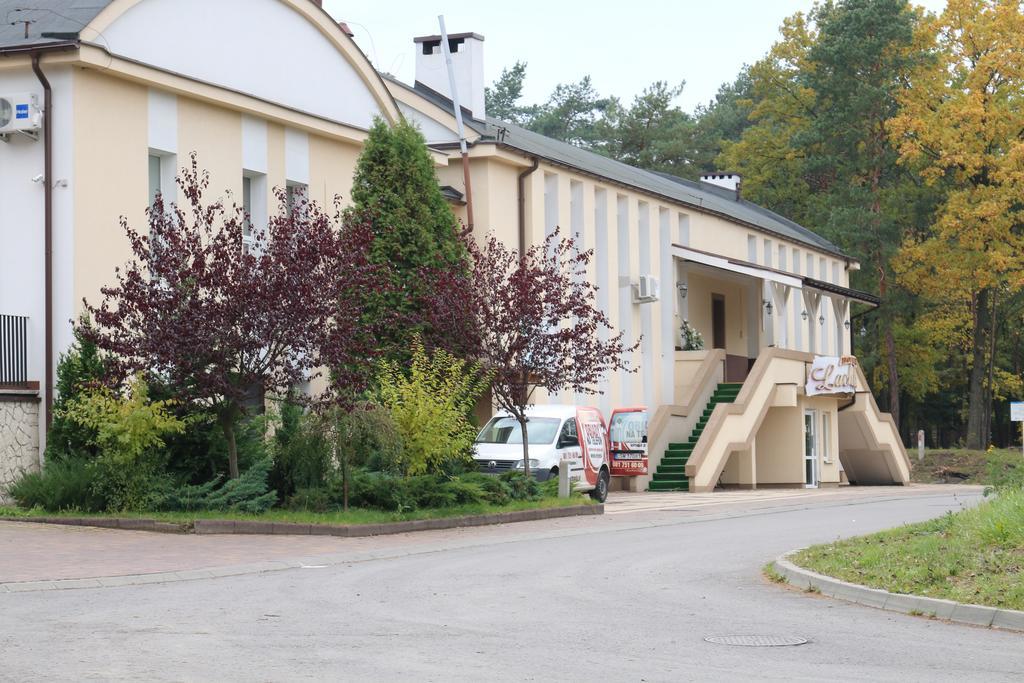 Hotel Lachowka Krepiec Dış mekan fotoğraf