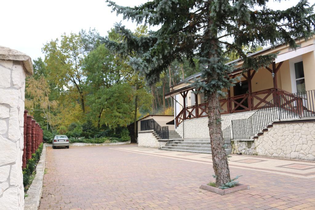 Hotel Lachowka Krepiec Dış mekan fotoğraf